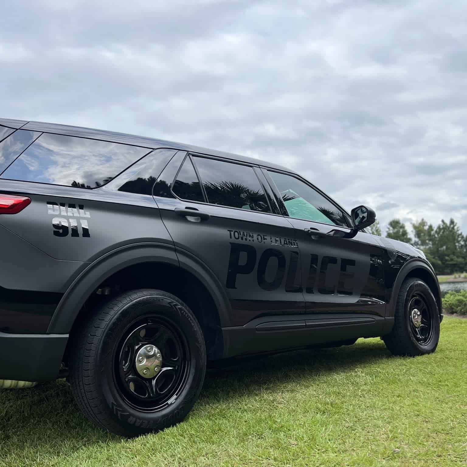 Picture of a police car belonging to the Leland Police Department of North Carolina.